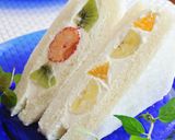 A picture of step 9 of Mascarpone Cream Fruit Sandwich.