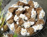 Foto langkah ke 6 dari resep Coffe cookies tiramisu.