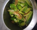 A picture of step 1 of Kundru Bharta.