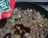 Foto langkah ke 3 dari resep Semur Daging Sapi Giling dan Kentang.