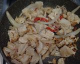 Foto del paso 2 de la receta: Reciclando Part2 Ensalada con atún, pollo caramelizado y plátano