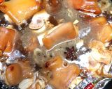 Hình bước làm 4 của món Chân giò kho kiểu Trung Quốc