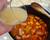 Foto del paso 5 de la receta: Salchichas frescas guisadas con verduras