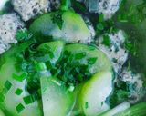 Hình bước làm 3 của món Canh bí đao nấu mọc