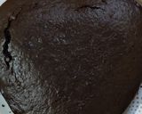 A picture of step 5 of Valentine's Day Cadbury Cake.
