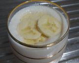 A picture of step 2 of Apple and banana milkshake.