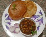 A picture of step 5 of Chhole bhature.