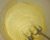 Foto langkah ke 4 dari resep Kue semprit mawar.