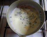 Foto del paso 3 de la receta: Merluza con arvejas y salsa de roquefort