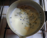 Foto del paso 3 de la receta: Merluza con arvejas y salsa de roquefort