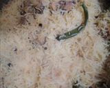 A picture of step 3 of Masalaydar Pakistani chicken pulao. 🐤🍝😋♥️.