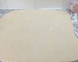 Foto del paso 5 de la receta: Media lunas de manteca hojaldradas!!!