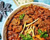 A picture of step 9 of Sokha Gosht.