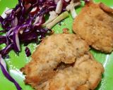 Foto del paso 5 de la receta: Milanesas de pollo (al horno) y ensalada crocante