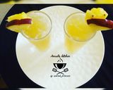 A picture of step 1 of Apple and pineapple juice.