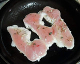 Foto del paso 9 de la receta: Medallones de pavo con salsa fina de pimienta y cardamomo