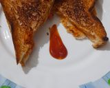 A picture of step 4 of Schezwan bread sandwich.