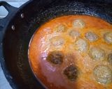 A picture of step 13 of Koftey ka salan.