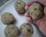 A picture of step 3 of Nendran banana stuffed paratha.