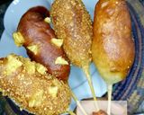A picture of step 5 of Corn dogs.