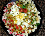 Foto del paso 3 de la receta: Ensalada de verano!!🥔🥚🌶🫑🍲 sabores mixtos!¡