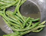A picture of step 3 of Sauteed Green Beans.
