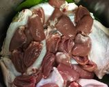 รูปขั้นตอนการทำที่ 2 ของ ปีกไก่และหัวใจไก่อบสมุนไพร เมนูกินได้ทั้งเด็กและผู้ใหญ่