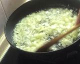 Фото кроку 5 до Ресторанное блюдо за копейки! Такой вкуснятины вы еще не ели/ Куриные пупки в сметане.