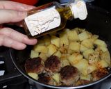Foto del paso 5 de la receta: Albondiguitas con papas al curry