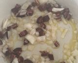 Foto del paso 3 de la receta: Arroz meloso de alcachofa y zanahoria morada con ensalada de tomate del Perelló #CocinaDeMercado