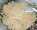 Foto langkah ke 6 dari resep Mie Jagung Goreng Enak Parrah.