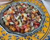 Une image de l'étape 16 de Salade de quinoa au melon, concombre, tomates et oignon rouge.