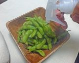 A picture of step 2 of Easy and Foolproof! Summer Edamame with Salt.