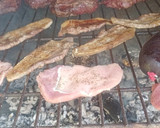 Foto del paso 4 de la receta: Parrilla de carne a la brasa (entrañas, panceta, lomo, morcilla)