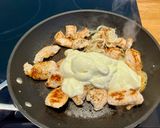 Une image de l'étape 3 de Escalope de dinde à la crème, pomme de terre grenailles.