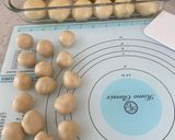 A picture of step 2 of Khanom Pia (Chinese Pastry).