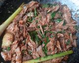 Foto langkah ke 4 dari resep Tongkol Suwir Kemangi.