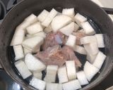 慢燉鮮菇蘿蔔排骨湯的食譜步驟2照片