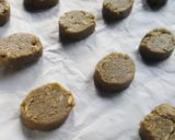 Foto langkah ke 3 dari resep Matcha almond cookies.