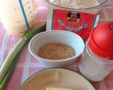 Foto del paso 1 de la receta: Galletitas crocantes con cebollita de verdeo (saladas) gluten free, con kéfir