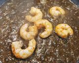 Foto del paso 4 de la receta Merluza a la vasca con langostinos