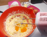 Cseresznyés kocka mandulamorzsával recept fázis 2 fotója