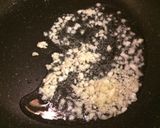 A picture of step 2 of ☆Garlic Sautéed Broccoli and Bacon☆.
