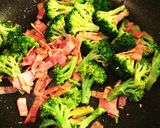 A picture of step 4 of ☆Garlic Sautéed Broccoli and Bacon☆.