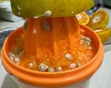 Foto langkah ke 1 dari resep Orange Honey Latte Ice.