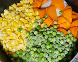 Foto del paso 3 de la receta: Estofado de pollo tipo arvejado
