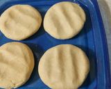 A picture of step 3 of Potato gujiya paratha.