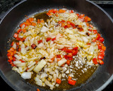 Foto del paso 1 de la receta: Pasta fresca con mejillones y langostinos