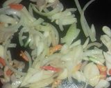Foto langkah ke 4 dari resep Tumis naga panjang (kulit buah naga dan kacang panjang).