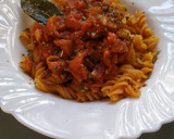 Foto del paso 4 de la receta: Macarrones de lentejas con salsa de puerro, berenjena y anchoas